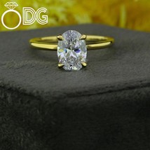 2.50 CTW Oval Cut Moissanite Engagement Ring in S925 Sterling Silver - $3,734.05 MXN