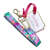 One Lilly Pulitzer Lanyard Colorful Floral Me And My Zesty Key Holder - $318.72 MXN