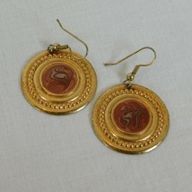 Gold Tone Round Coin Fashion Earrings Hook Brown Center Painted Look 1.25&quot; Dia - £4.66 GBP