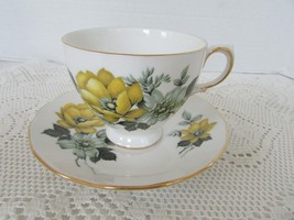 Queen Anne England Bone China Teacup &amp; Saucer g37-7 Yellow &amp; Green Flowers - $18.76