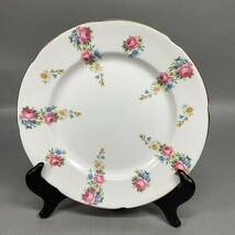 Royal Grafton Bone China Floral Dessert Or Salad Plate W/ Gold Trim- 8”D... - $274.68 MXN