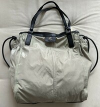 Burberry Nylon Leather Neutral Tote Shopper Bag - $2,317.62 MXN
