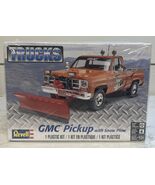 Revell 1:24 Scale GMC Pickup Truck with Snow Plow Model Kit Open Box - $343.94 MXN