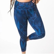 Zyia Sz 0 Active Azul Paradise Pocket Light n Tight Hi Rise Capri Leggings Blue - $24.10