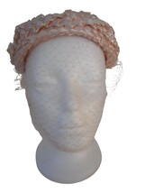 Vintage Womens Pink Juliet  hat w/ netting and bows woven design 1950s - $1,105.34 MXN