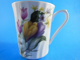 Butchart Gardens Souvenir English Bone China Cup Mug 4&quot; Victoria BC - $10.39