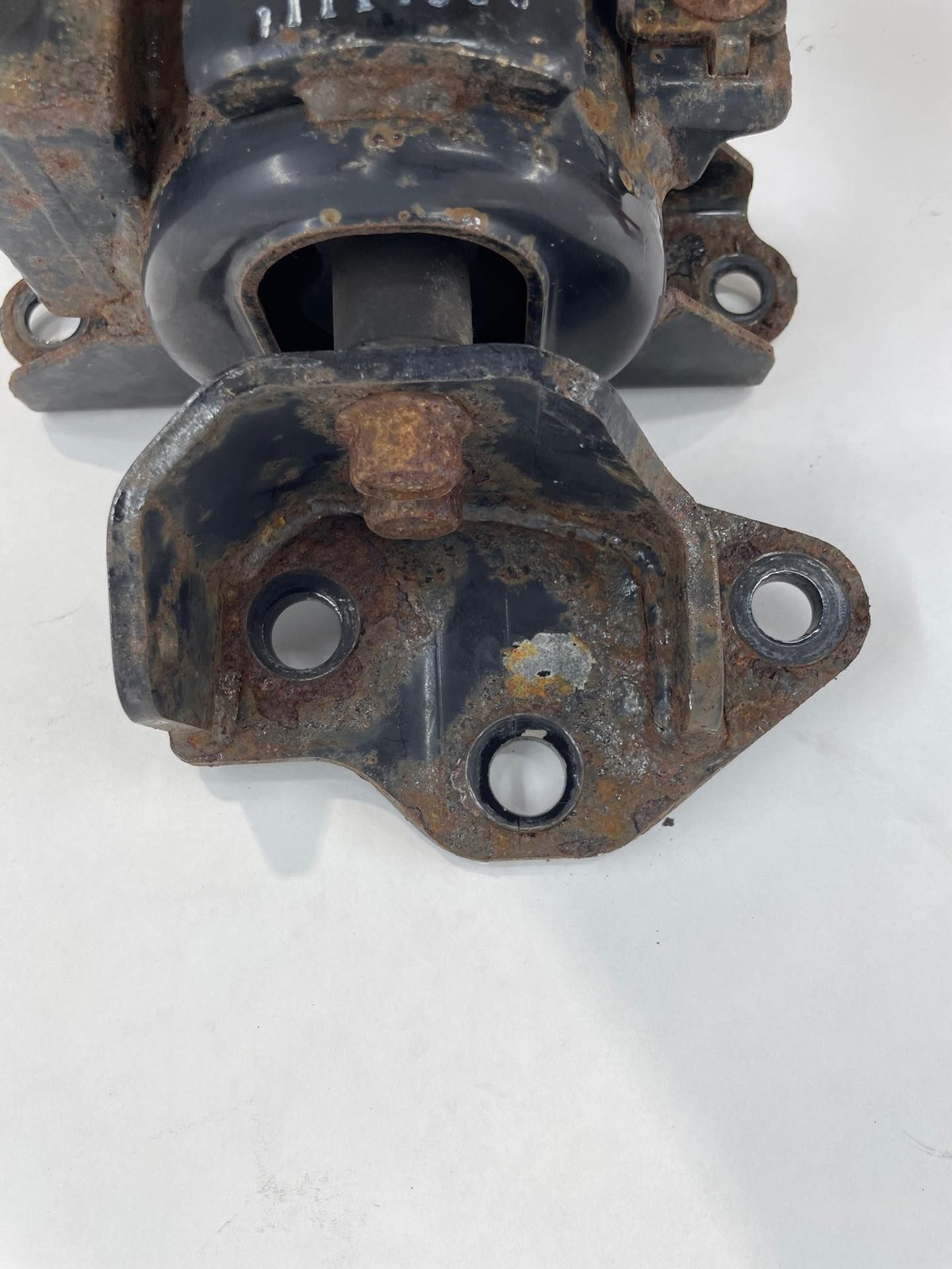 2012 Kia Soul 2.0L LH Driver Left Transmission Frame Mount OEM Item image 5