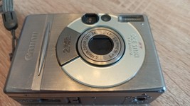Canon IXUS 300 Digital Compact Camera - £60.72 GBP
