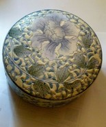 Quianlong Decorative Porcelain Relief Stylized Peony Trinket Box 4 7/8&quot; - £58.97 GBP