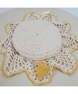 Vintage Hand Crochet Cup Saucer Style Hot Pad White Yellow 8.5 Inch - €7,81 EUR