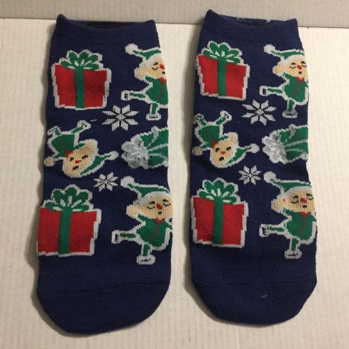 Women&#39;s Holiday Elfs &amp; Presents Low Cut No Show Socks Shoe Size 4-10 - $3.95