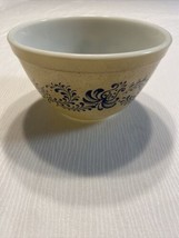 Vintage 401 Pyrex Homestead Small Nesting Mixing Bowl Speckled Tan/Blue 750ml - $7.85