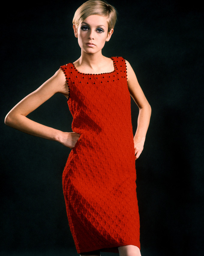 Twiggy iconic 1960's fashion model pose in red dress 16x20 Canvas Giclee - £54.92 GBP