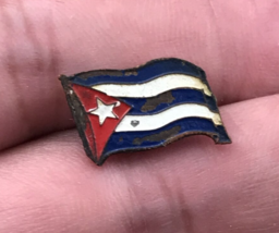 VTG 1950s Waving Cuban Flag Small Enamel Pin 5/8&quot; x 3/8&quot; - £7.49 GBP