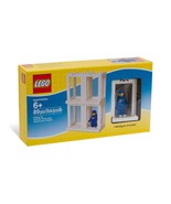 Lego 850423 - Buildable Minifigure Display Case with Blue Spaceman Figure - $491.95 MXN