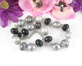 Silve Rtone &amp; Black Beaded Necklace Vintage Beads Gray Textured Faceted 18-20&quot; - £15.68 GBP