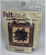 Dimensions Applique Felt Life is a Patchwork of Love Sewing Machine &amp; Th... - €10,56 EUR