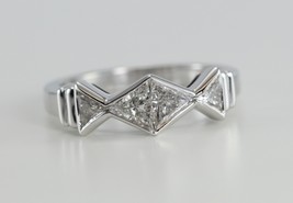 18k White Gold Triangle Diamond Bezel Wedding Band (0.76 Ct G VS Clarity) - £1,074.89 GBP