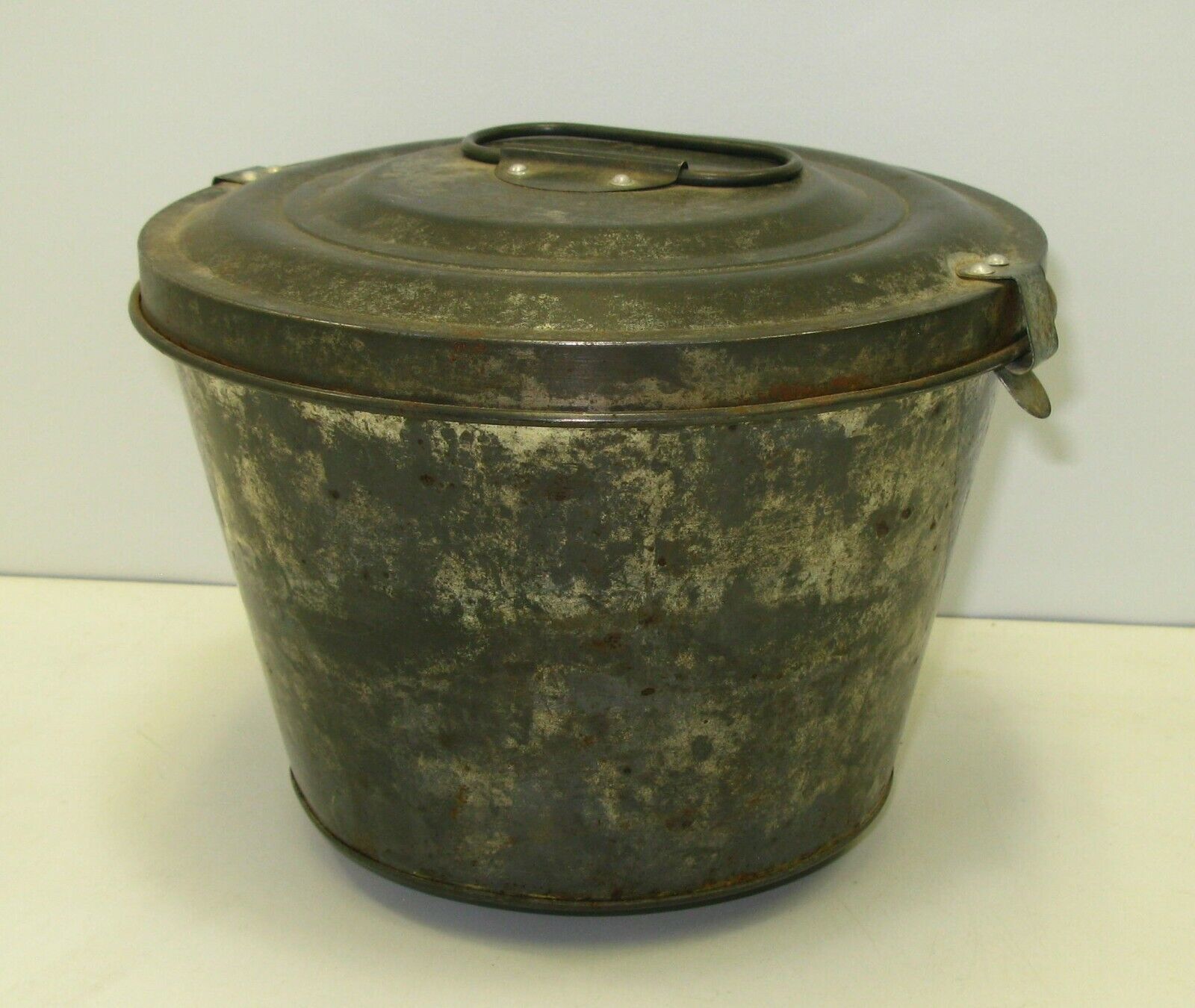 Primary image for Vintage Tin W Germany Steamed Pudding Mold Locking Lid Bundt Cake Jello Bakeware