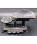 Vintage Miniature Cast Iron Hand decorated w/ Flowers Weight Scale. - $334.99 MXN