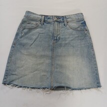 Old Navy RN#160476 Women's Blue Frayed Bottom Pockets Denim Mini Skirt Size 0 image 8