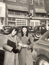 WW2 Era Real BW Photo Pretty Girls Pontiac Sign Oldsmobile Window Mechanic Shop - £13.56 GBP