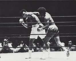 Muhammad Ali Vs Jimmy Ellis 8X10 Photo Boxing Picture - £3.92 GBP