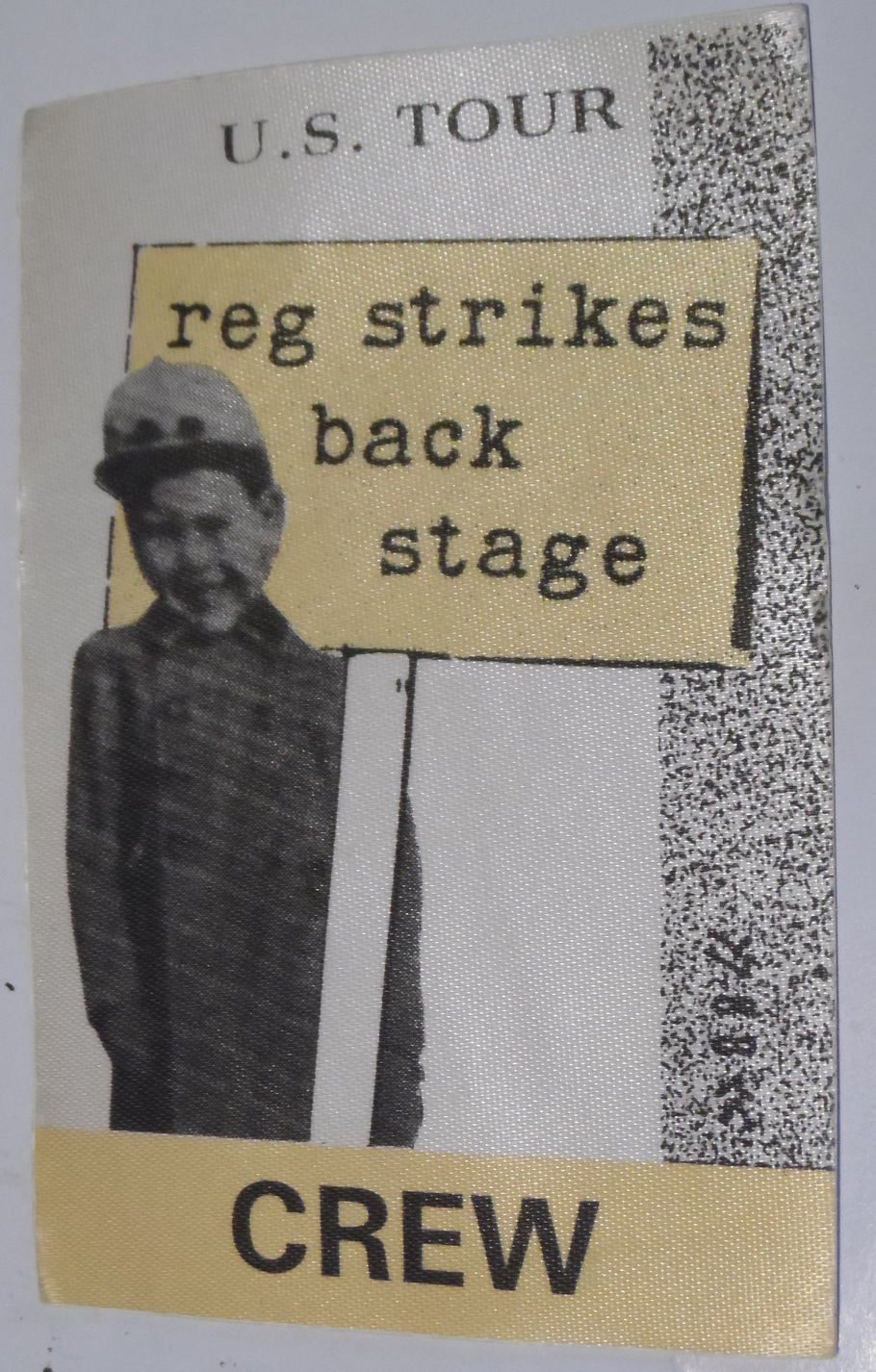 ELTON JOHN REG STRIKES BACK 1988 U.S. TOUR CREW PASS COMEBACK TOUR AGAIN... - $15.00