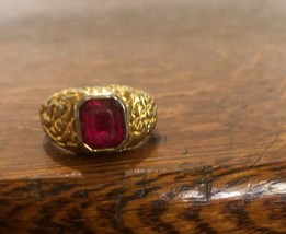 Vintage Men&#39;s Gold Tone Ring-Red Stone-Marked SETA Size 11 1/2 - £15.94 GBP