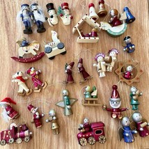 *READ* 30 Vintage Metallic Kitschy Wooden Hand Painted Christmas Tree Or... - $637.13 MXN