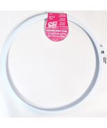 Susan Bates Embroidery Hoop and Frame 10 Inch - $108.27 MXN