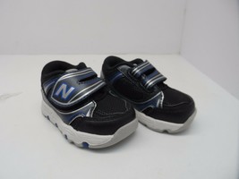 New Balance Infant's KV516 Athletic Training Shoe Black/Blue Size 3Y - $21.37