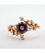 Hexagon Lab Alexandrite Leaf Ring With Moissanite - $4,607.12 MXN+