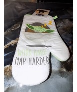 Disney STAR WARS The Mandalorian Work Hard Nap Harder Oven Mitt NEW - €11,76 EUR