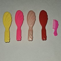 VTG Barbie Mattel 4 Hair Brushes 1 Comb Lot Pink Red Yellow Peach-ish - £7.40 GBP