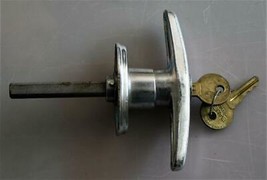 Garage door lockable handle also works on pickup toppers includes 2 keys - $12.99