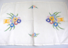 Vintage Dresser Furniture Scarf Doily Embroidered Flower Baskets 13&quot; x 19&quot; - £7.77 GBP