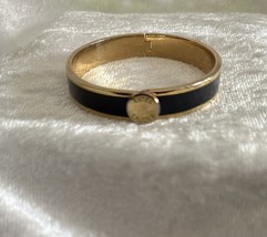 Estee Lauder Black &amp; Gold Tone Enamel Bangle Bracelet - $240.84 MXN