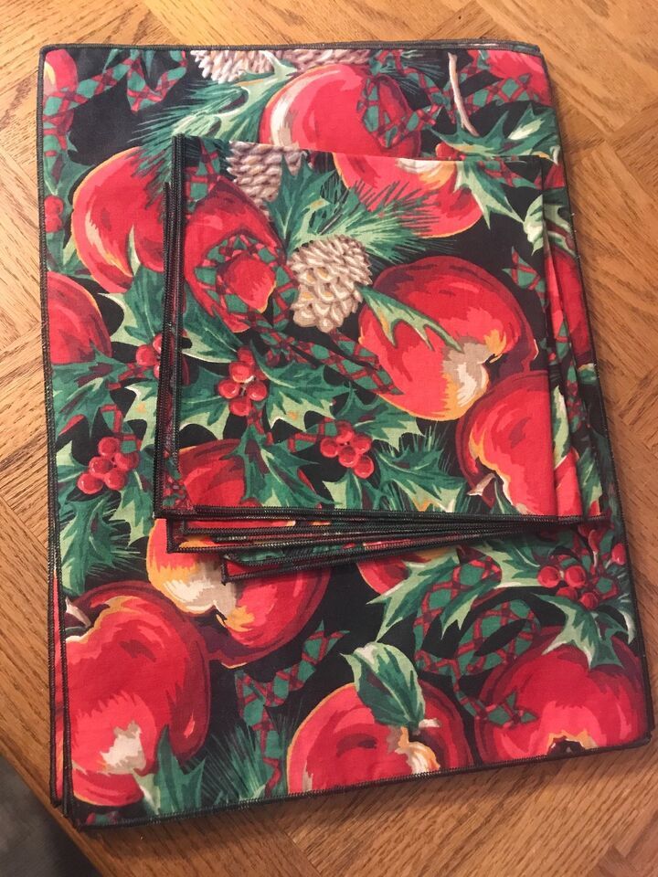 Christmas Table Setting - $18.69