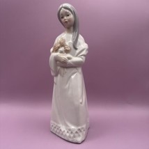 Vintage Porcelain Figure Lady Bouquet of Flowers Porcelanas Janbo Spain ... - $14.84