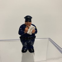 Officer Placa (Cops/Police) eating donut - Lil Homies Series 4 Figure 1:32 scale - £7.72 GBP