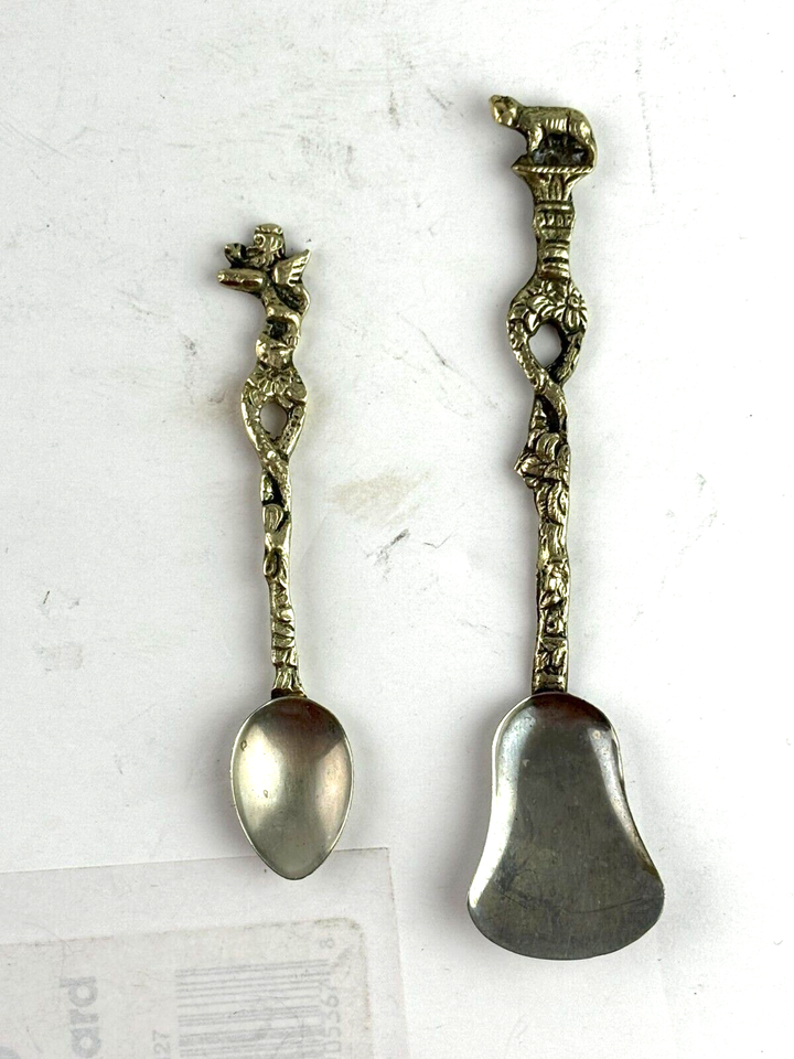 Vintage Souvenir Spoon &amp; Scoop Collectible Montagnani Style Italy - $12.19