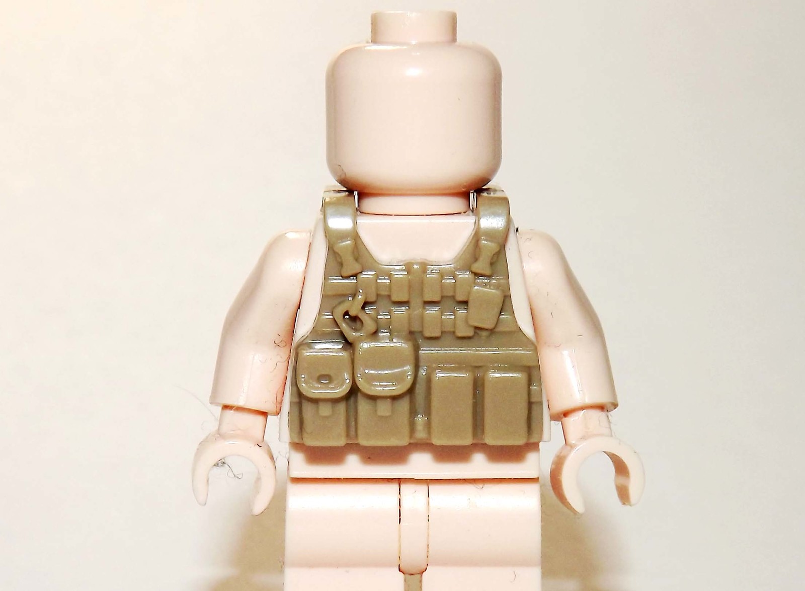 Tactical Vest Tan V2 For Minifigure Fast Shipping - $2.15