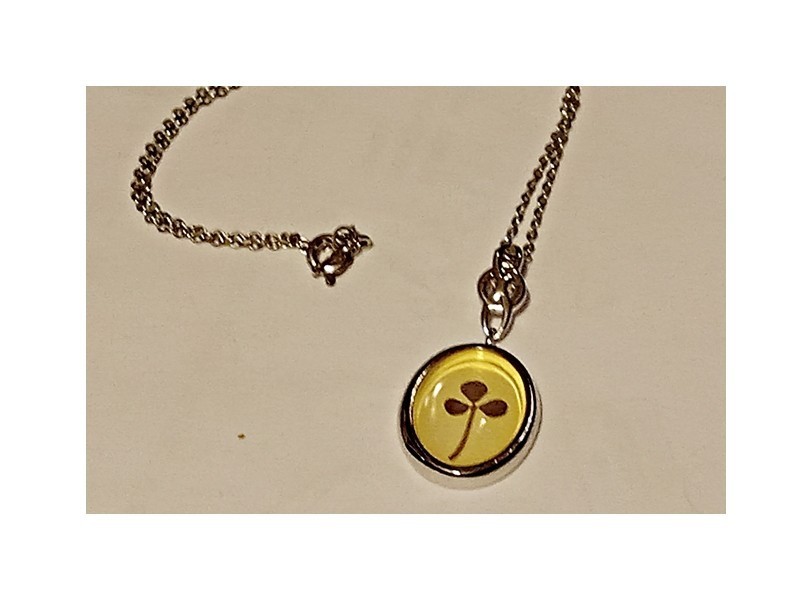3 Leaf Clover/Shamrock Necklace Pendant Silver Tone Made In Ireland New Item image 3