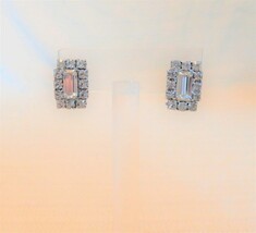 Gorgeous vintage rectangular white rhinestone screw back earrings - £9.45 GBP