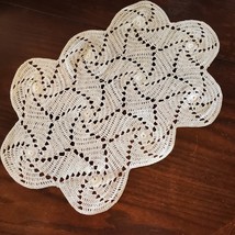 Vintage Estate Handmade Crochet Table Dresser Doily Approx 19x12&quot; Off Wh... - $233.87 MXN