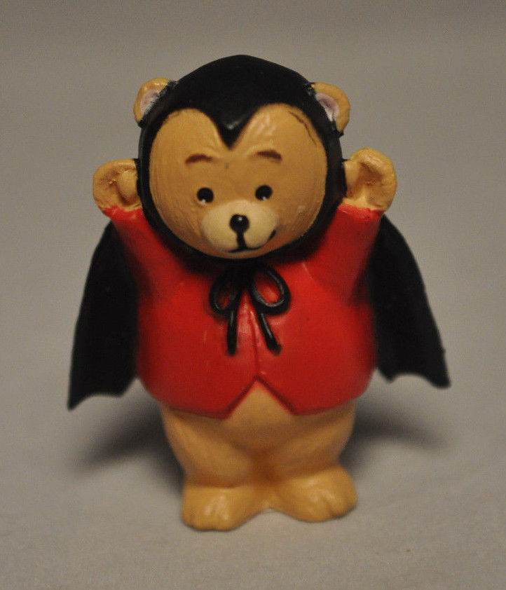 Hallmark - Halloween Bear in Bat Costume - QFM 8285 - Merry Miniature - $11.67