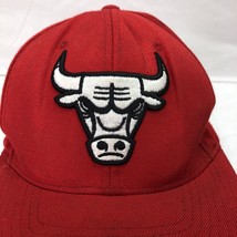 CHICAGO BULLS EMBROIDERED LOGO MENS RED WIDE BRIM ADJUSTABLE SNAPBACK CA... - $6.50