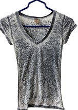 Well Worn Gray Burner V Neck Cap Sleeve T Shirt Size XS - £7.38 GBP