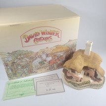 David Winter Cottages The Black Bess Inn with Original Box &amp; Certificate  - £7.43 GBP